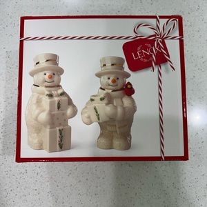 Moving- NWT Lenox Snowman Salt & Pepper set w/ box